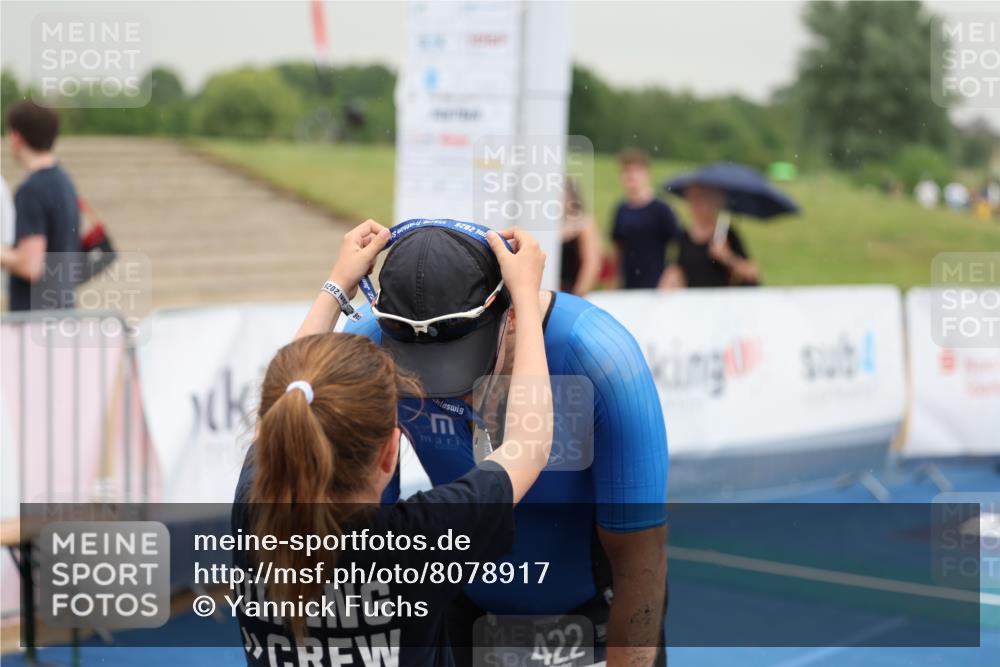 22.06.2025 - Viking Triathlon Yannick Fuchs http://msf.ph/oto/8078917 22.06.2025 16:39:03 Ziel 422 meine-sportfotos.de