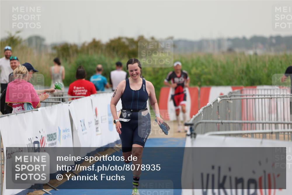 22.06.2025 - Viking Triathlon Yannick Fuchs http://msf.ph/oto/8078935 22.06.2025 16:39:18 Ziel 140 meine-sportfotos.de