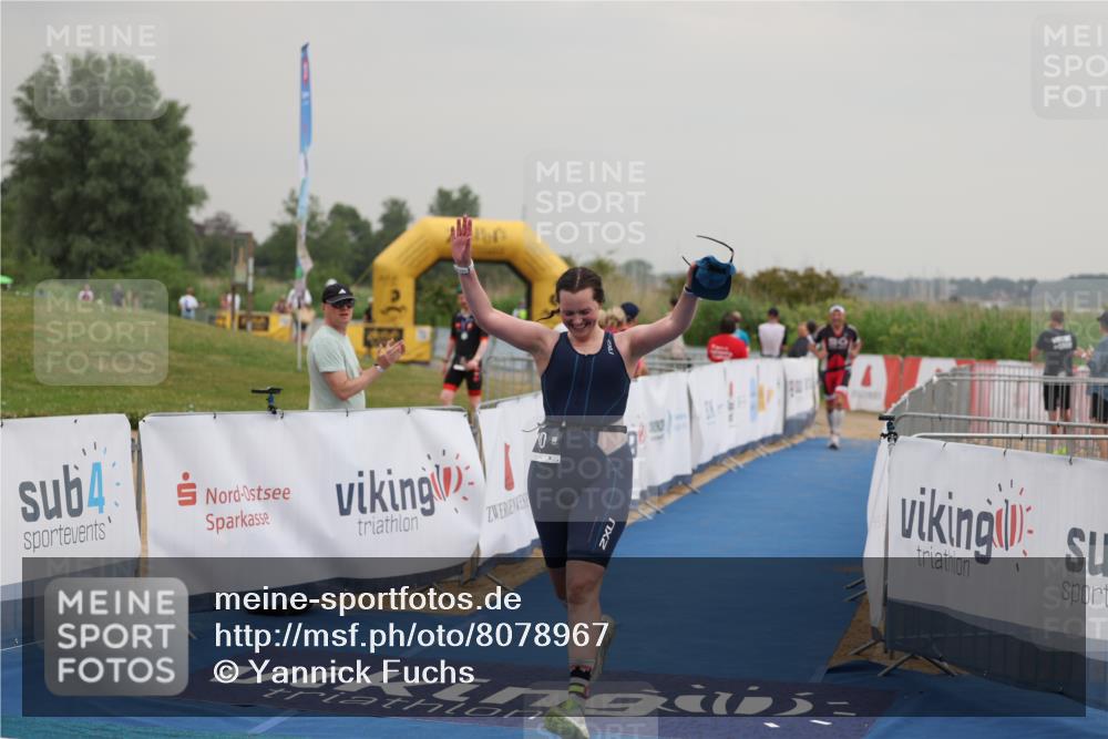22.06.2025 - Viking Triathlon Yannick Fuchs http://msf.ph/oto/8078967 22.06.2025 16:39:20 Ziel 140 meine-sportfotos.de