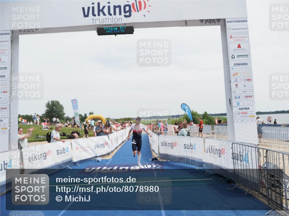 22.06.2025 - Viking Triathlon MichiJ http://msf.ph/oto/8078980 22.06.2025 14:16:48 Ziel 178 meine-sportfotos.de