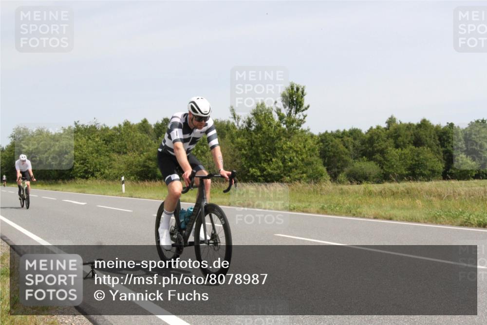 22.06.2025 - Viking Triathlon Yannick Fuchs http://msf.ph/oto/8078987 22.06.2025 12:11:12 Radfahren 107, 643, 658 meine-sportfotos.de
