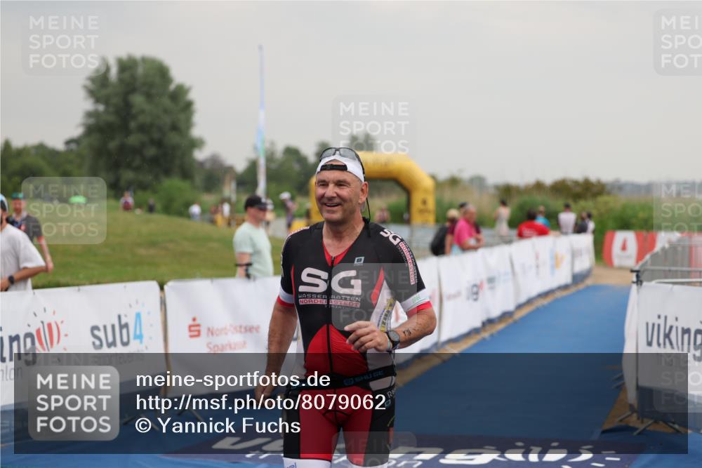 22.06.2025 - Viking Triathlon Yannick Fuchs http://msf.ph/oto/8079062 22.06.2025 16:39:28 Ziel 156 meine-sportfotos.de