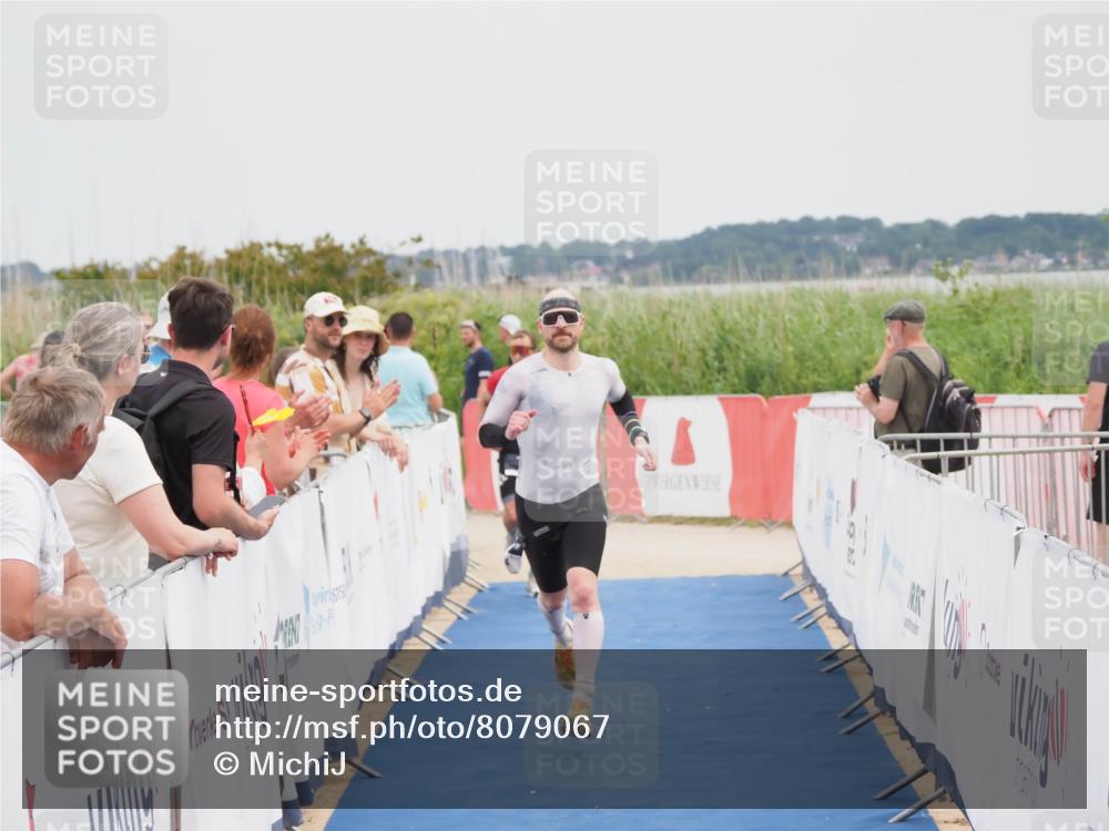 22.06.2025 - Viking Triathlon MichiJ http://msf.ph/oto/8079067 22.06.2025 14:39:01 Ziel 5, 258 meine-sportfotos.de