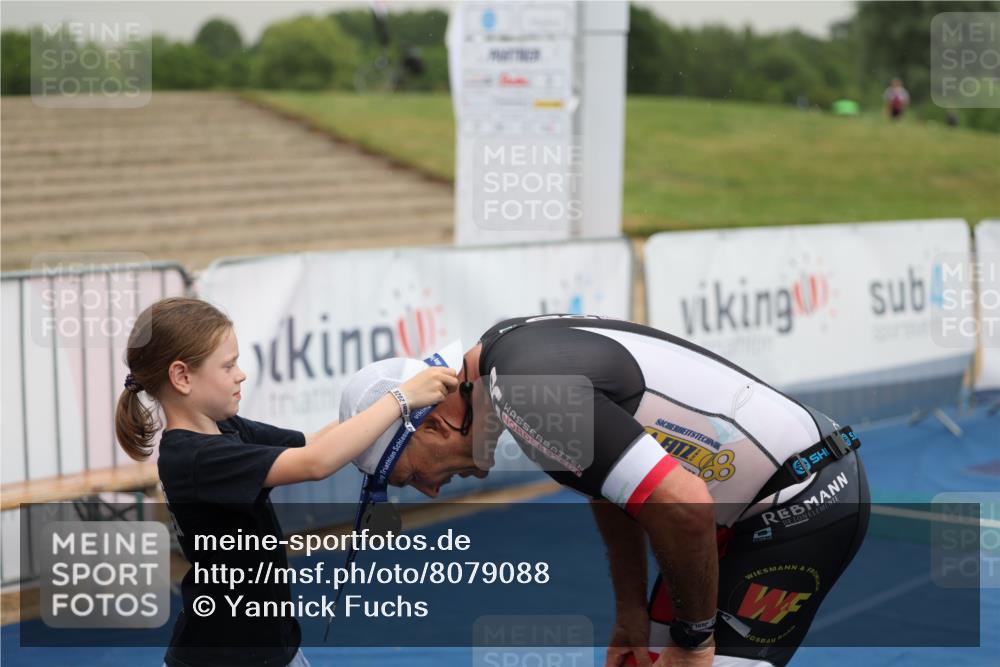 22.06.2025 - Viking Triathlon Yannick Fuchs http://msf.ph/oto/8079088 22.06.2025 16:39:31 Ziel 156 meine-sportfotos.de