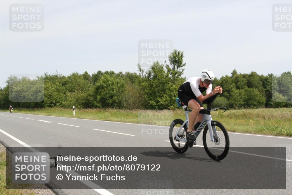 22.06.2025 - Viking Triathlon Yannick Fuchs http://msf.ph/oto/8079122 22.06.2025 12:11:58 Radfahren 110, 449, 475 meine-sportfotos.de