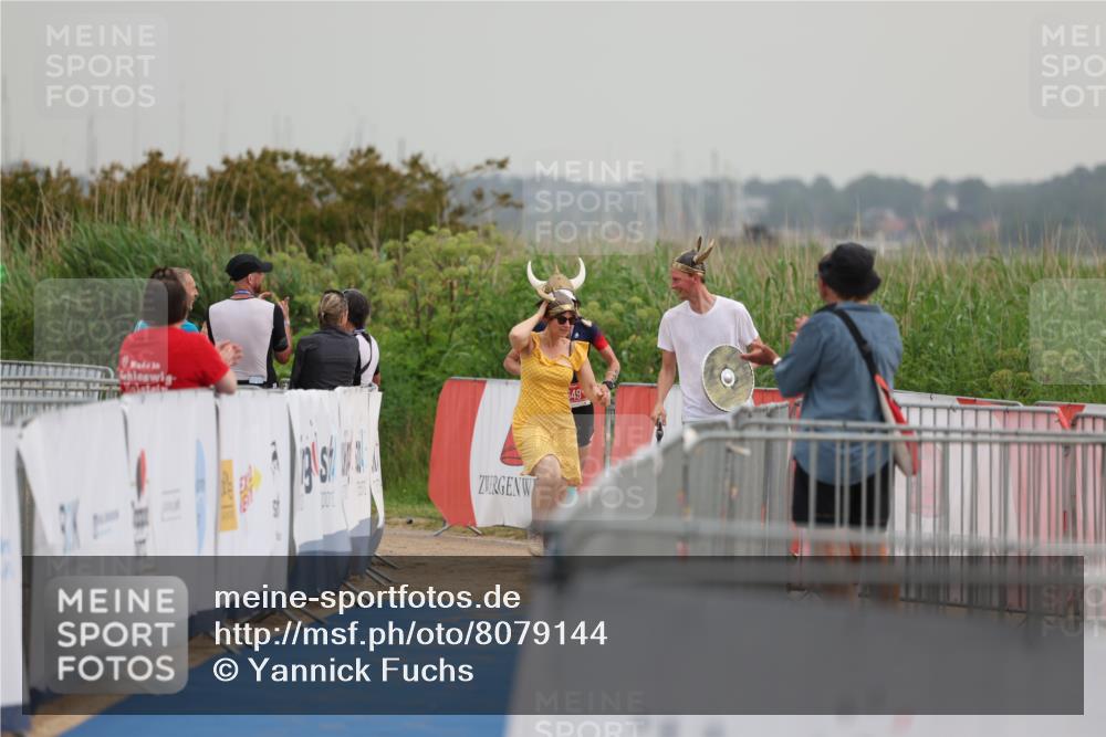22.06.2025 - Viking Triathlon Yannick Fuchs http://msf.ph/oto/8079144 22.06.2025 16:40:48 Ziel  meine-sportfotos.de
