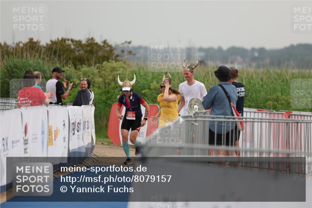 22.06.2025 - Viking Triathlon Yannick Fuchs http://msf.ph/oto/8079157 22.06.2025 16:40:50 Ziel  meine-sportfotos.de