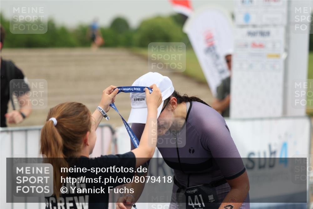 22.06.2025 - Viking Triathlon Yannick Fuchs http://msf.ph/oto/8079418 22.06.2025 16:41:30 Ziel 441 meine-sportfotos.de