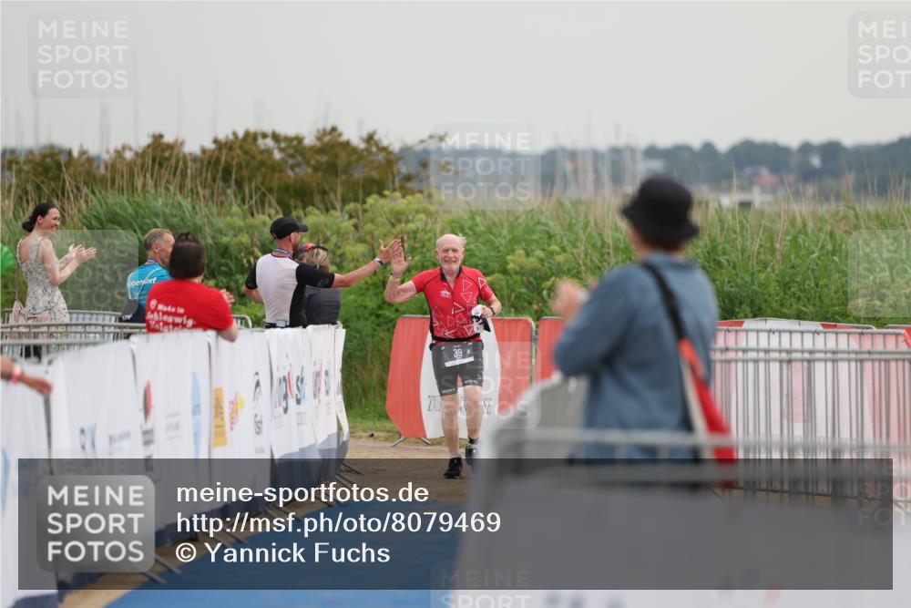 22.06.2025 - Viking Triathlon Yannick Fuchs http://msf.ph/oto/8079469 22.06.2025 16:43:05 Ziel  meine-sportfotos.de