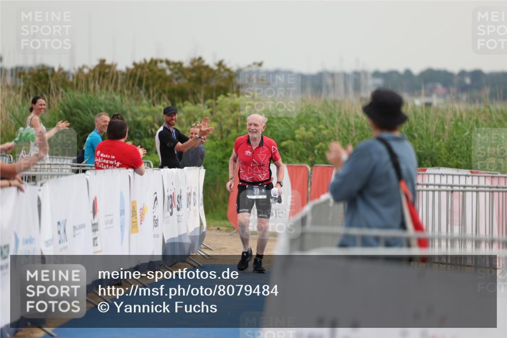 22.06.2025 - Viking Triathlon Yannick Fuchs http://msf.ph/oto/8079484 22.06.2025 16:43:08 Ziel  meine-sportfotos.de