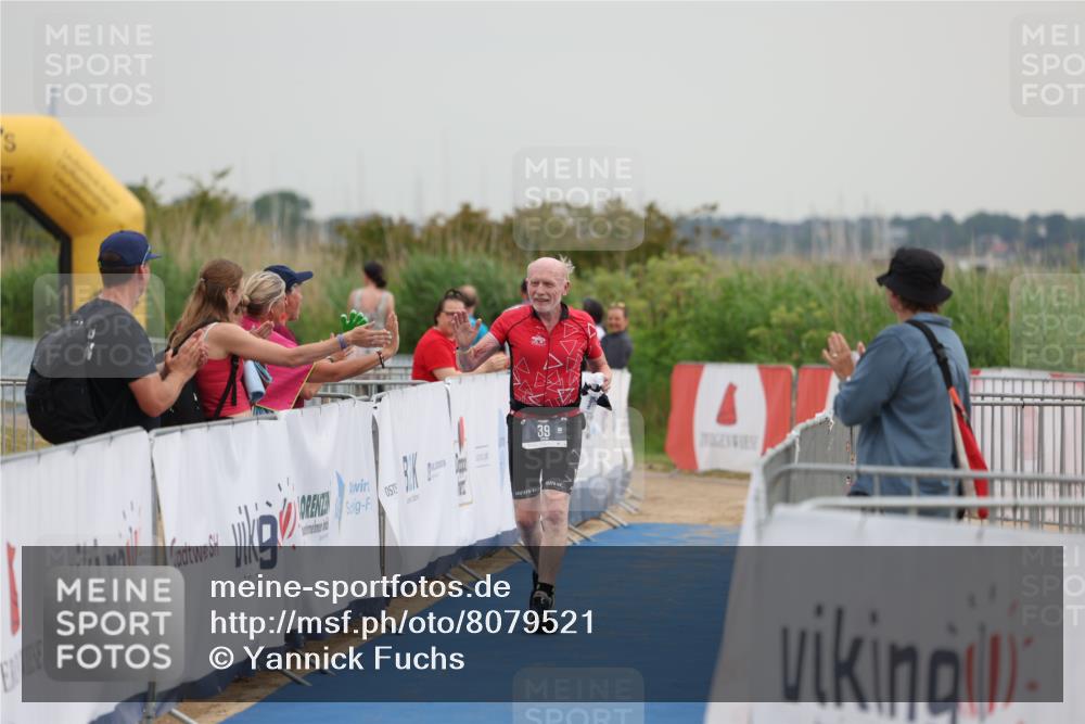 22.06.2025 - Viking Triathlon Yannick Fuchs http://msf.ph/oto/8079521 22.06.2025 16:43:12 Ziel 39 meine-sportfotos.de