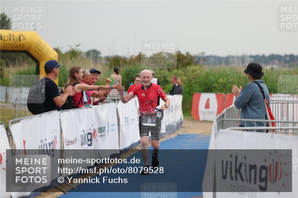 22.06.2025 - Viking Triathlon Yannick Fuchs http://msf.ph/oto/8079528 22.06.2025 16:43:13 Ziel 39 meine-sportfotos.de