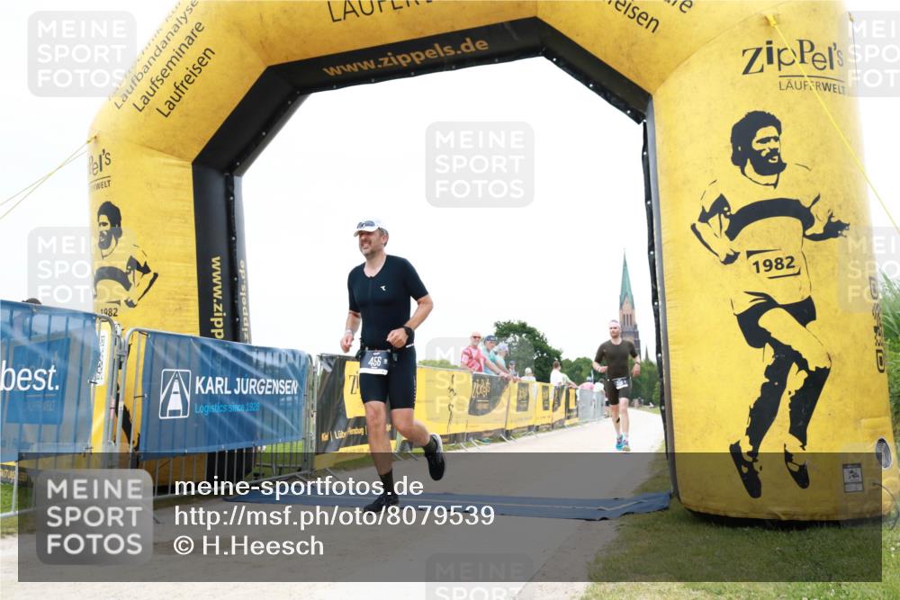 22.06.2025 - Viking Triathlon H.Heesch http://msf.ph/oto/8079539 22.06.2025 15:46:28 Laufen 335, 456 meine-sportfotos.de