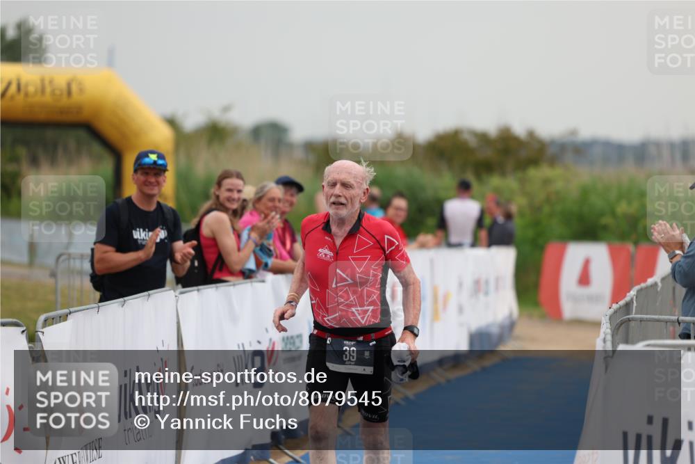 22.06.2025 - Viking Triathlon Yannick Fuchs http://msf.ph/oto/8079545 22.06.2025 16:43:15 Ziel 39 meine-sportfotos.de