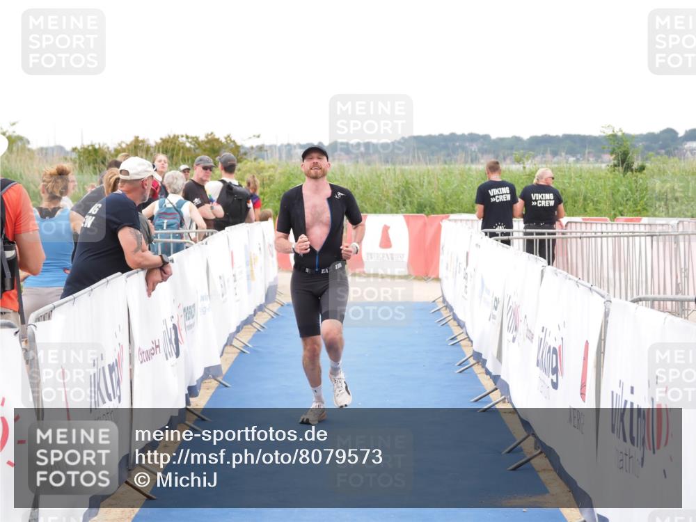 22.06.2025 - Viking Triathlon MichiJ http://msf.ph/oto/8079573 22.06.2025 16:05:01 Ziel 342 meine-sportfotos.de