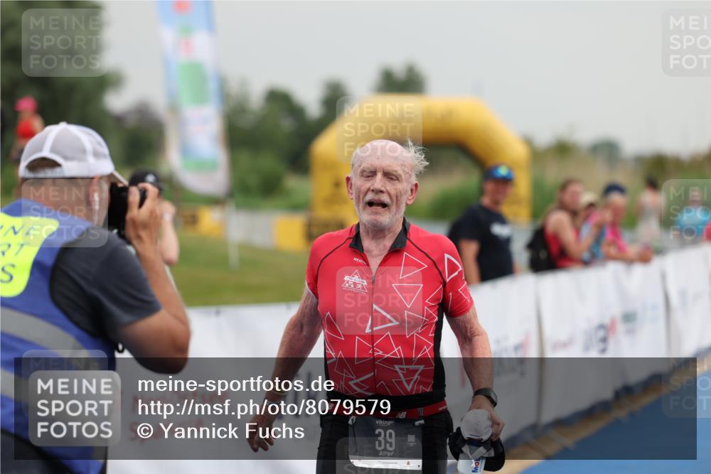 22.06.2025 - Viking Triathlon Yannick Fuchs http://msf.ph/oto/8079579 22.06.2025 16:43:18 Ziel 39 meine-sportfotos.de