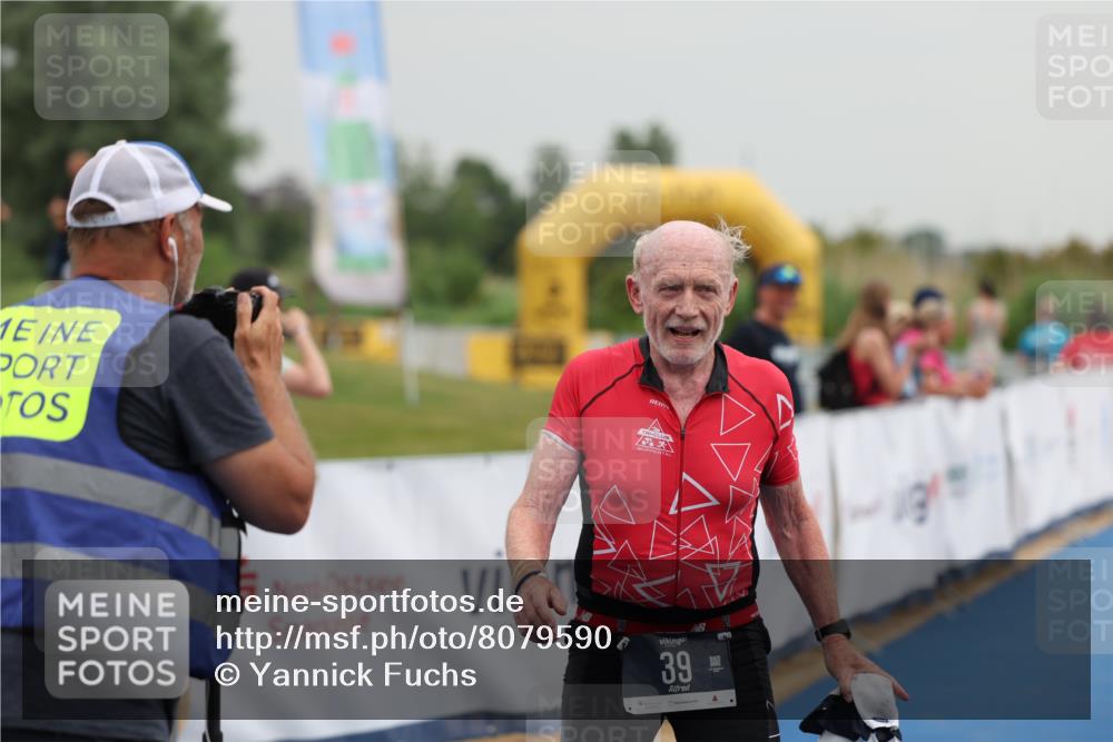 22.06.2025 - Viking Triathlon Yannick Fuchs http://msf.ph/oto/8079590 22.06.2025 16:43:18 Ziel 39 meine-sportfotos.de