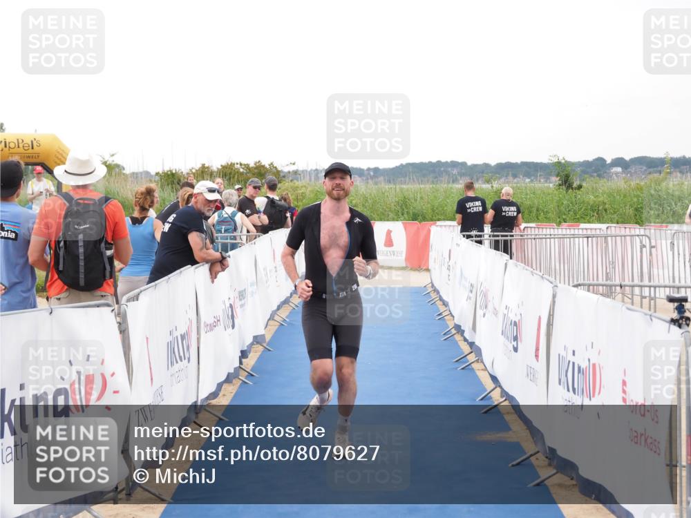 22.06.2025 - Viking Triathlon MichiJ http://msf.ph/oto/8079627 22.06.2025 16:05:01 Ziel 342 meine-sportfotos.de