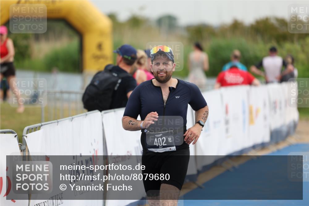 22.06.2025 - Viking Triathlon Yannick Fuchs http://msf.ph/oto/8079680 22.06.2025 16:44:59 Ziel 402 meine-sportfotos.de