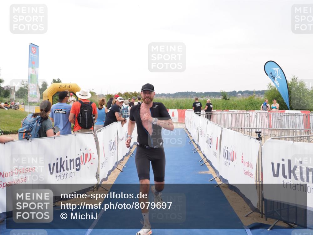 22.06.2025 - Viking Triathlon MichiJ http://msf.ph/oto/8079697 22.06.2025 16:05:03 Ziel 342 meine-sportfotos.de