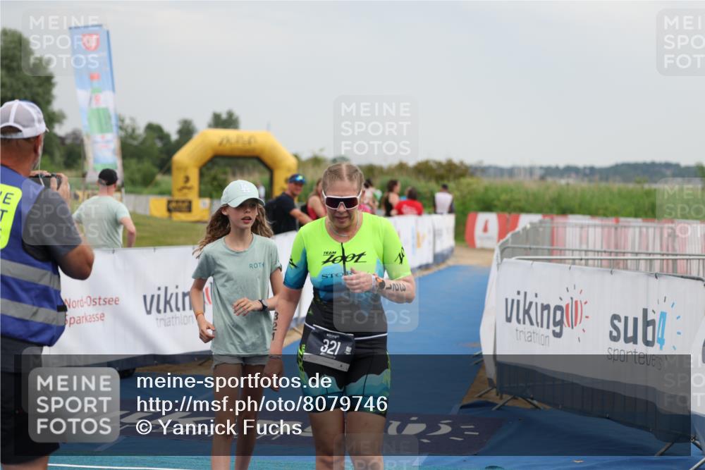 22.06.2025 - Viking Triathlon Yannick Fuchs http://msf.ph/oto/8079746 22.06.2025 16:46:04 Ziel 321 meine-sportfotos.de