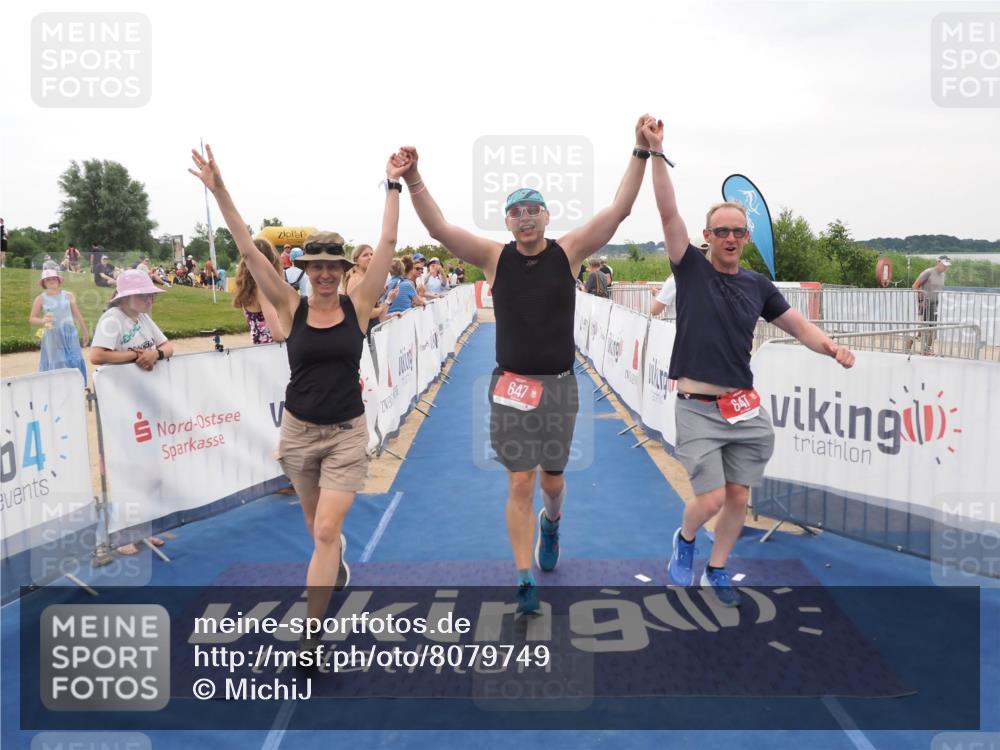 22.06.2025 - Viking Triathlon MichiJ http://msf.ph/oto/8079749 22.06.2025 15:56:34 Ziel 261, 647 meine-sportfotos.de