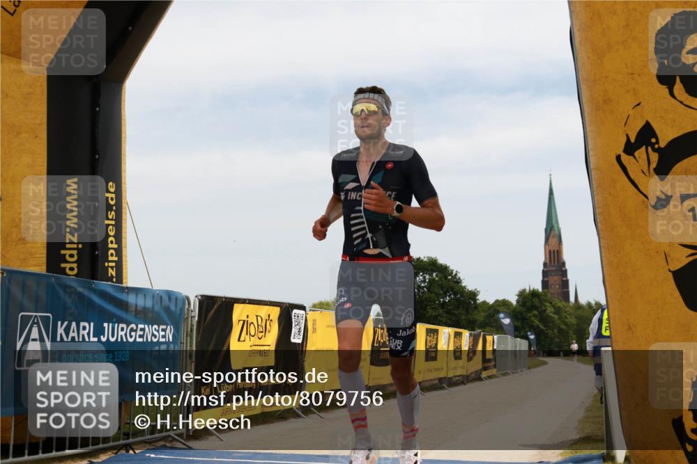 22.06.2025 - Viking Triathlon H.Heesch http://msf.ph/oto/8079756 22.06.2025 12:37:02 Laufen 557 meine-sportfotos.de