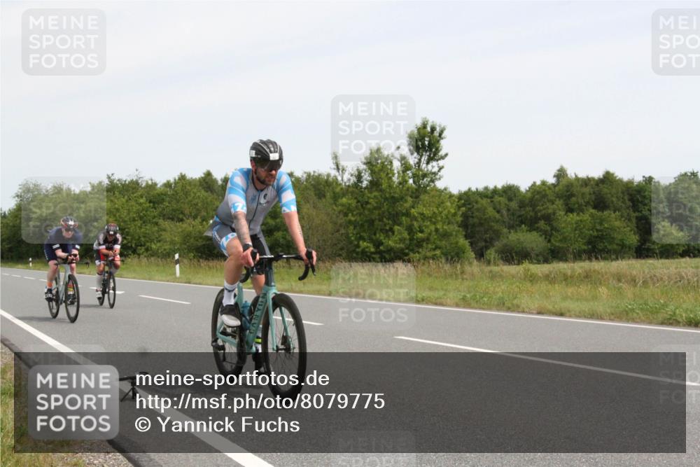 22.06.2025 - Viking Triathlon Yannick Fuchs http://msf.ph/oto/8079775 22.06.2025 12:17:35 Radfahren 44, 54, 156, 194, 220, 335, 361 meine-sportfotos.de