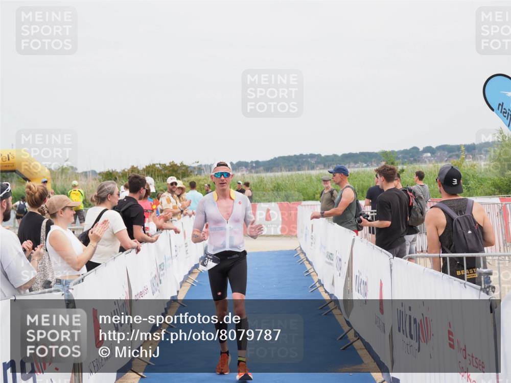 22.06.2025 - Viking Triathlon MichiJ http://msf.ph/oto/8079787 22.06.2025 14:39:59 Ziel 381 meine-sportfotos.de