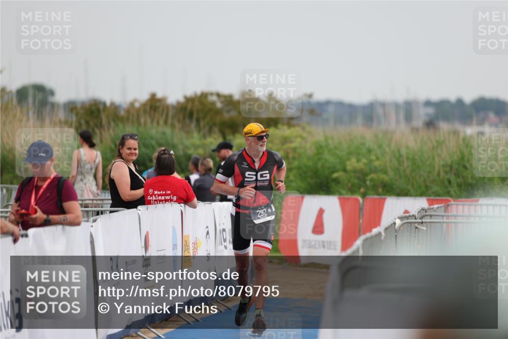 22.06.2025 - Viking Triathlon Yannick Fuchs http://msf.ph/oto/8079795 22.06.2025 16:46:36 Ziel 292 meine-sportfotos.de