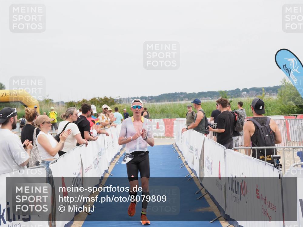 22.06.2025 - Viking Triathlon MichiJ http://msf.ph/oto/8079809 22.06.2025 14:39:59 Ziel 381 meine-sportfotos.de