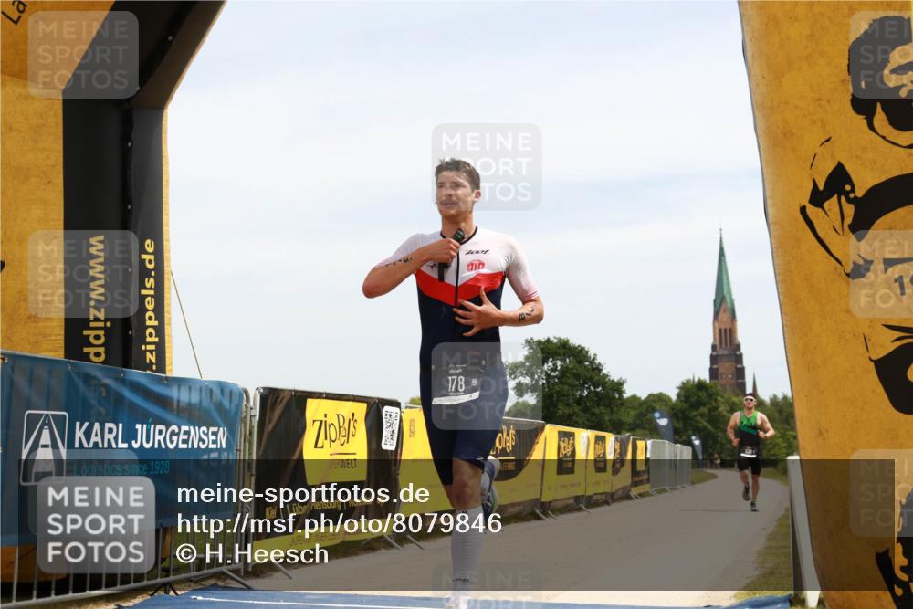 22.06.2025 - Viking Triathlon H.Heesch http://msf.ph/oto/8079846 22.06.2025 12:43:34 Laufen 178, 198, 393, 534 meine-sportfotos.de