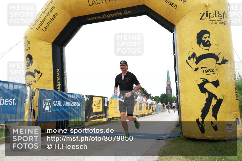 22.06.2025 - Viking Triathlon H.Heesch http://msf.ph/oto/8079850 22.06.2025 15:57:30 Laufen 219 meine-sportfotos.de