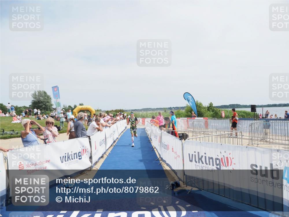 22.06.2025 - Viking Triathlon MichiJ http://msf.ph/oto/8079862 22.06.2025 14:19:49 Ziel 368 meine-sportfotos.de