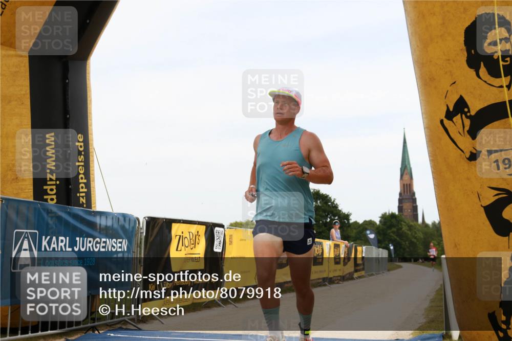 22.06.2025 - Viking Triathlon H.Heesch http://msf.ph/oto/8079918 22.06.2025 12:46:50 Laufen 617 meine-sportfotos.de