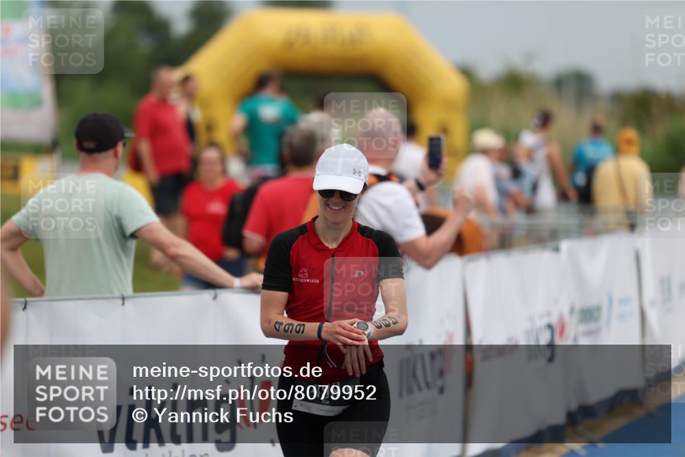 22.06.2025 - Viking Triathlon Yannick Fuchs http://msf.ph/oto/8079952 22.06.2025 16:49:57 Ziel 477, 499 meine-sportfotos.de