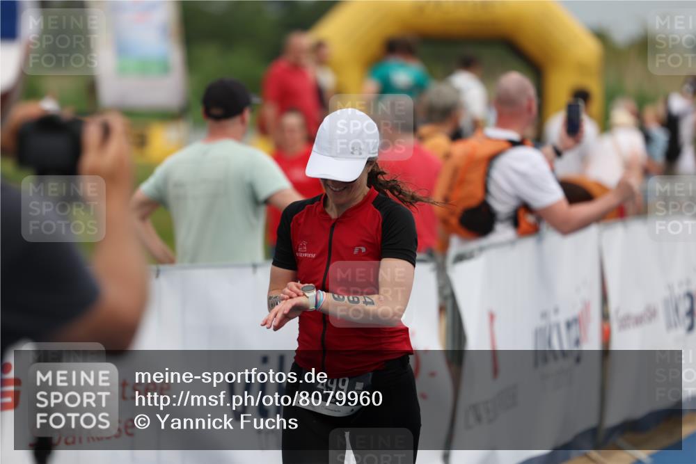22.06.2025 - Viking Triathlon Yannick Fuchs http://msf.ph/oto/8079960 22.06.2025 16:49:57 Ziel 477, 499 meine-sportfotos.de