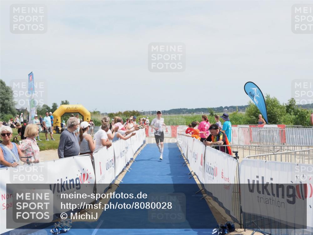 22.06.2025 - Viking Triathlon MichiJ http://msf.ph/oto/8080028 22.06.2025 14:20:03 Ziel 401 meine-sportfotos.de