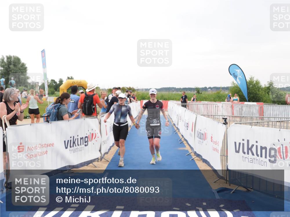 22.06.2025 - Viking Triathlon MichiJ http://msf.ph/oto/8080093 22.06.2025 16:05:36 Ziel 251, 454 meine-sportfotos.de