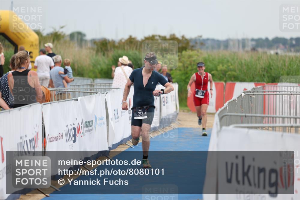 22.06.2025 - Viking Triathlon Yannick Fuchs http://msf.ph/oto/8080101 22.06.2025 16:50:53 Ziel 213, 353 meine-sportfotos.de