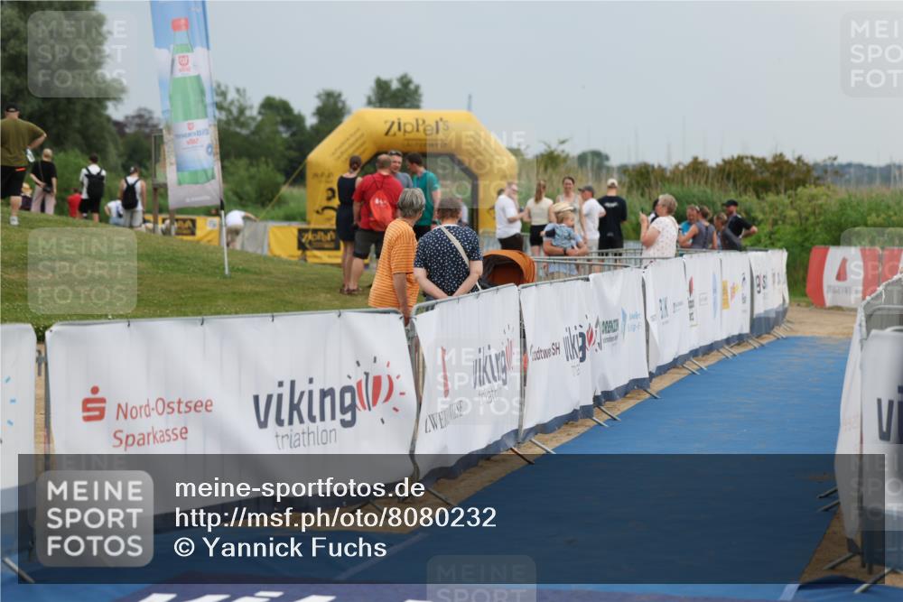 22.06.2025 - Viking Triathlon Yannick Fuchs http://msf.ph/oto/8080232 22.06.2025 16:52:21 Ziel  meine-sportfotos.de