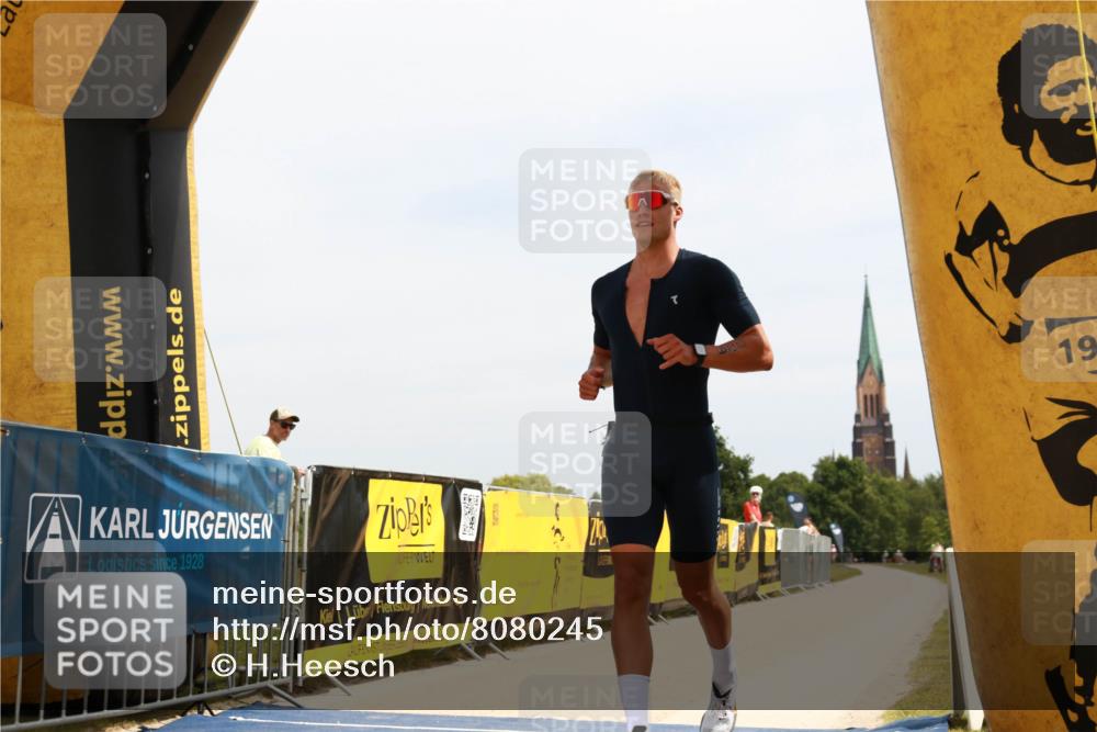22.06.2025 - Viking Triathlon H.Heesch http://msf.ph/oto/8080245 22.06.2025 13:02:32 Laufen 229 meine-sportfotos.de