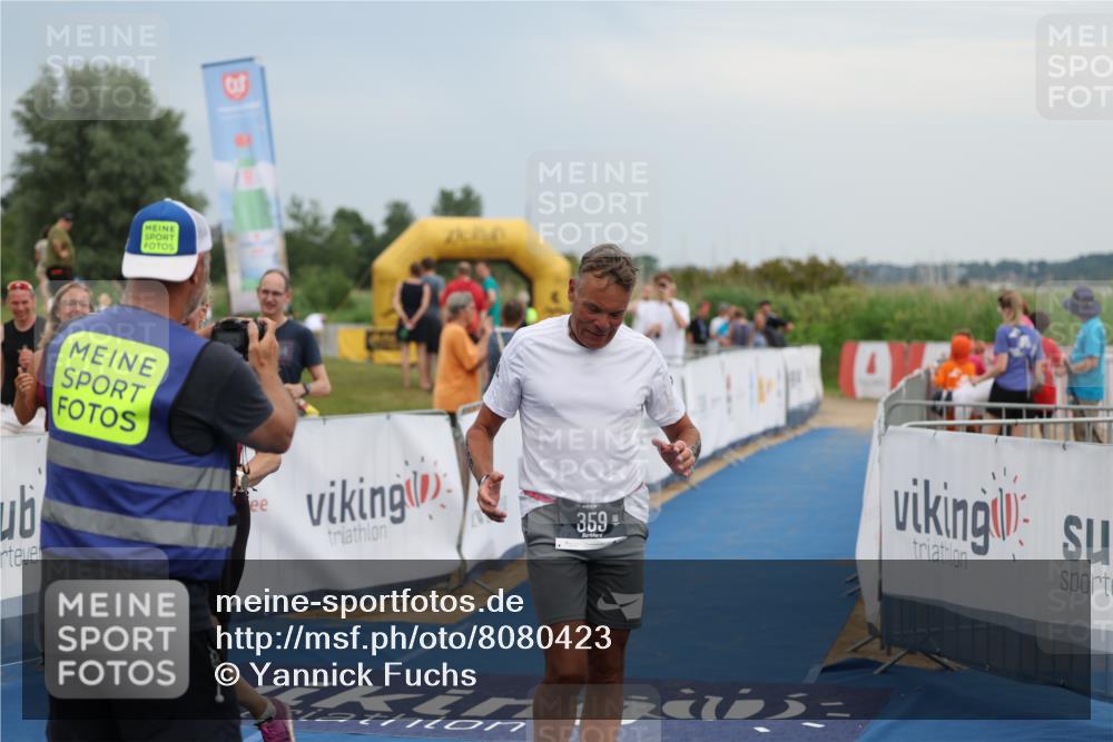 22.06.2025 - Viking Triathlon Yannick Fuchs http://msf.ph/oto/8080423 22.06.2025 16:53:40 Ziel 359, 436 meine-sportfotos.de