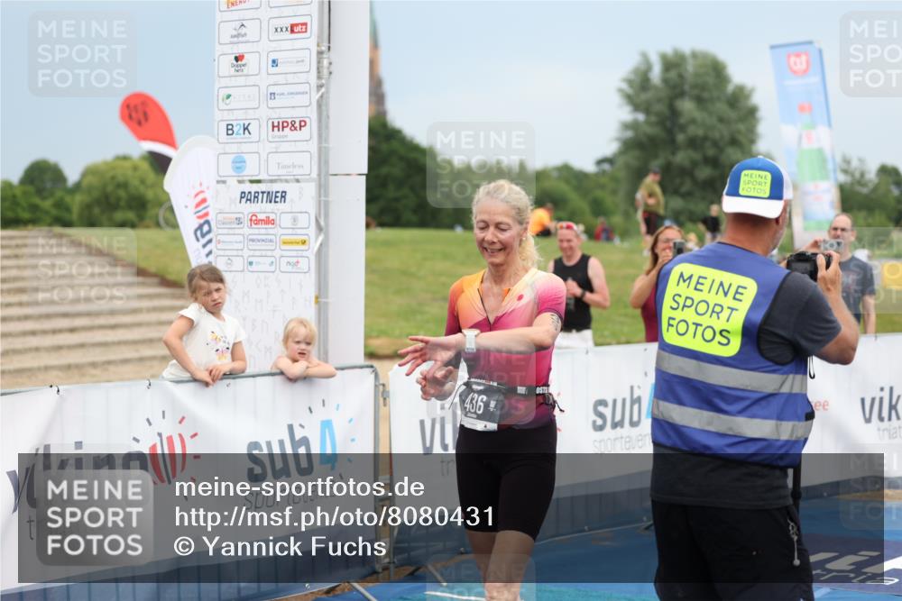 22.06.2025 - Viking Triathlon Yannick Fuchs http://msf.ph/oto/8080431 22.06.2025 16:53:41 Ziel 359, 436 meine-sportfotos.de