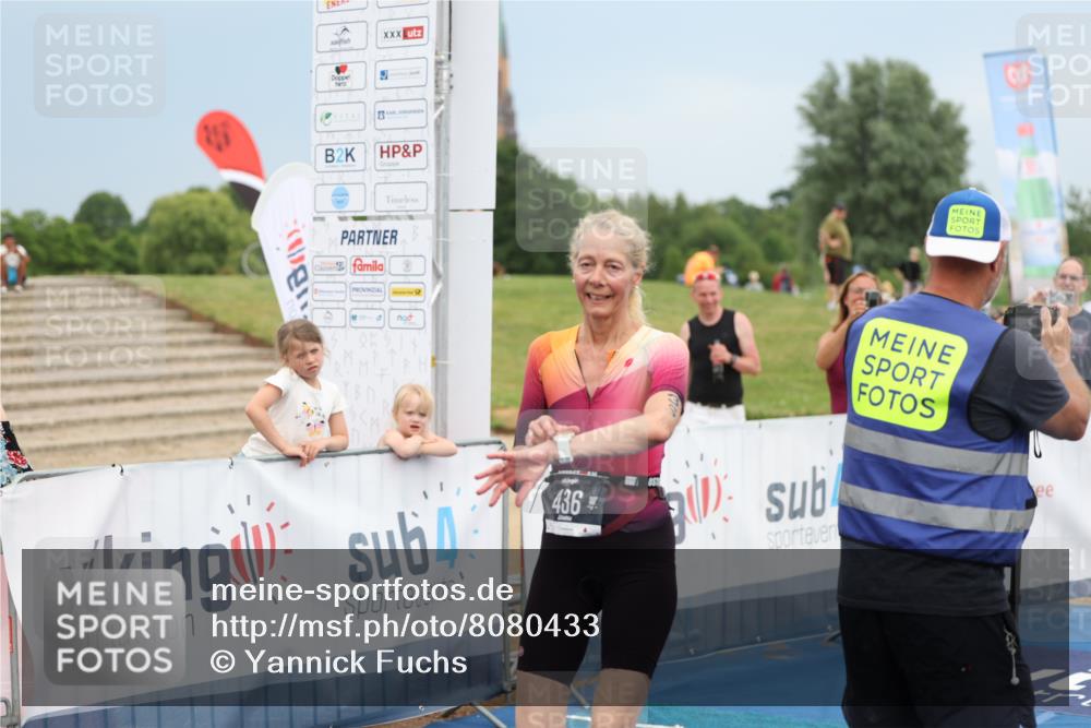 22.06.2025 - Viking Triathlon Yannick Fuchs http://msf.ph/oto/8080433 22.06.2025 16:53:41 Ziel 359, 436 meine-sportfotos.de