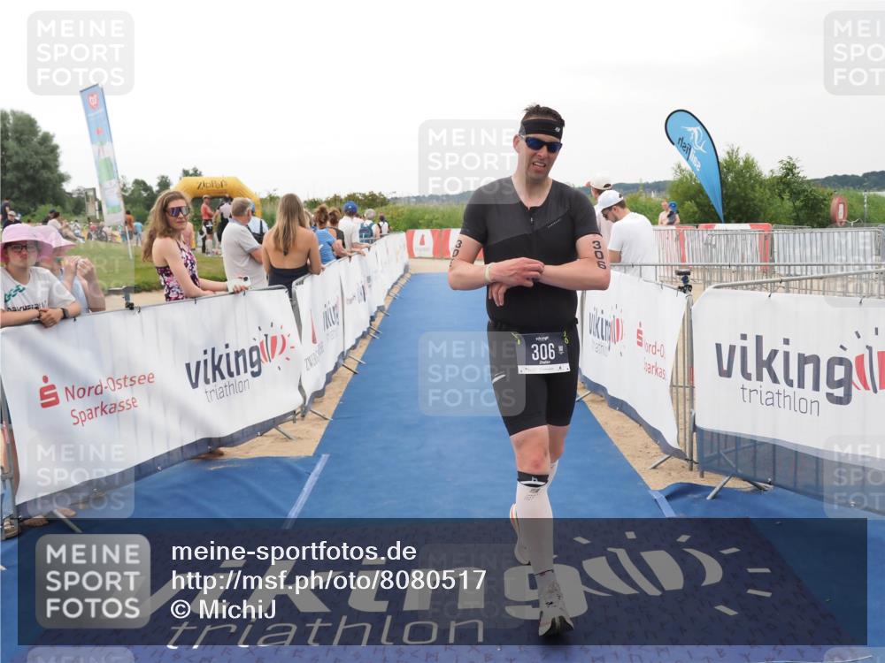 22.06.2025 - Viking Triathlon MichiJ http://msf.ph/oto/8080517 22.06.2025 15:56:45 Ziel 261, 306 meine-sportfotos.de
