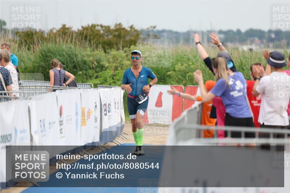 22.06.2025 - Viking Triathlon Yannick Fuchs http://msf.ph/oto/8080544 22.06.2025 16:56:11 Ziel  meine-sportfotos.de