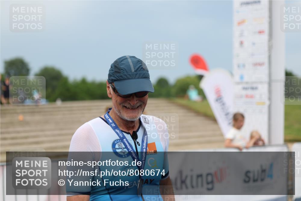 22.06.2025 - Viking Triathlon Yannick Fuchs http://msf.ph/oto/8080674 22.06.2025 16:59:35 Ziel 640 meine-sportfotos.de