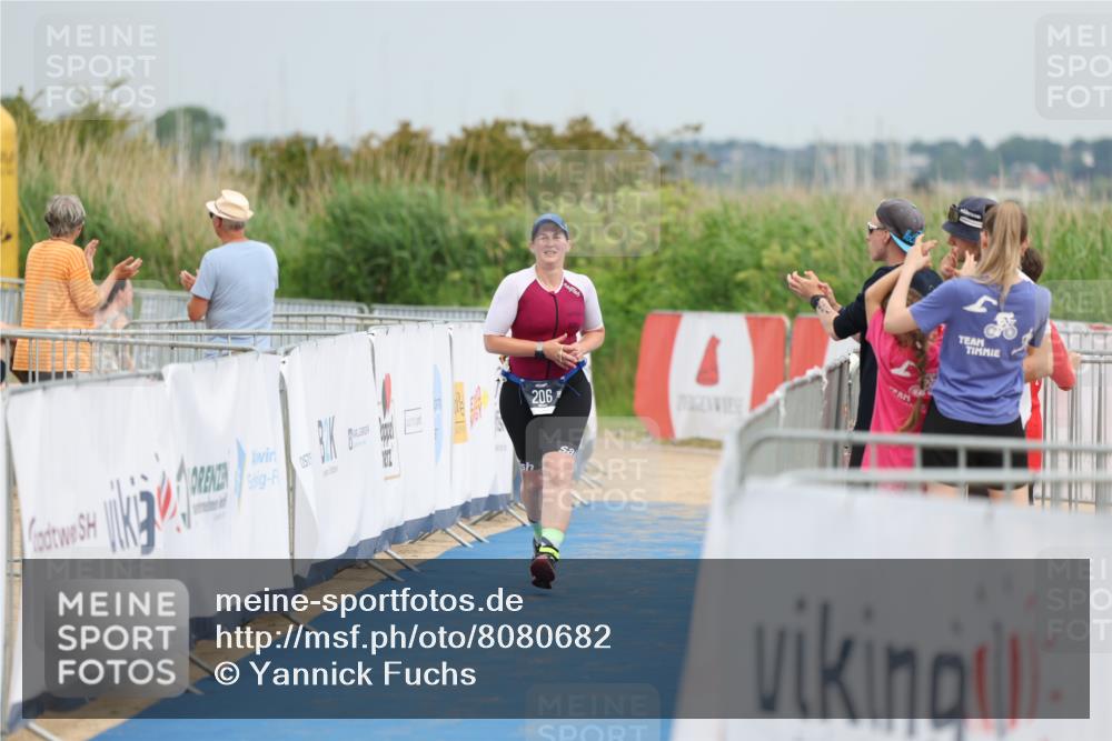 22.06.2025 - Viking Triathlon Yannick Fuchs http://msf.ph/oto/8080682 22.06.2025 17:00:47 Ziel 206 meine-sportfotos.de