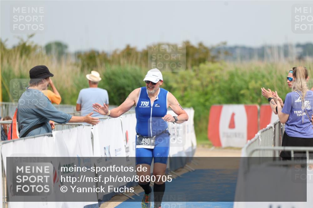 22.06.2025 - Viking Triathlon Yannick Fuchs http://msf.ph/oto/8080705 22.06.2025 17:01:51 Ziel 490 meine-sportfotos.de